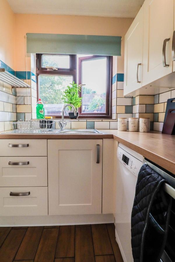 Spacious 1 Bed Flat-Free Parking Hillingdon Luaran gambar